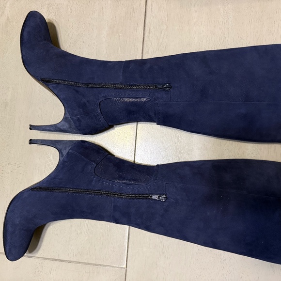 Guillaume Hinfray you say? (38) Midnight Blue Suede Boot with silvery-details - Picture 4 of 9